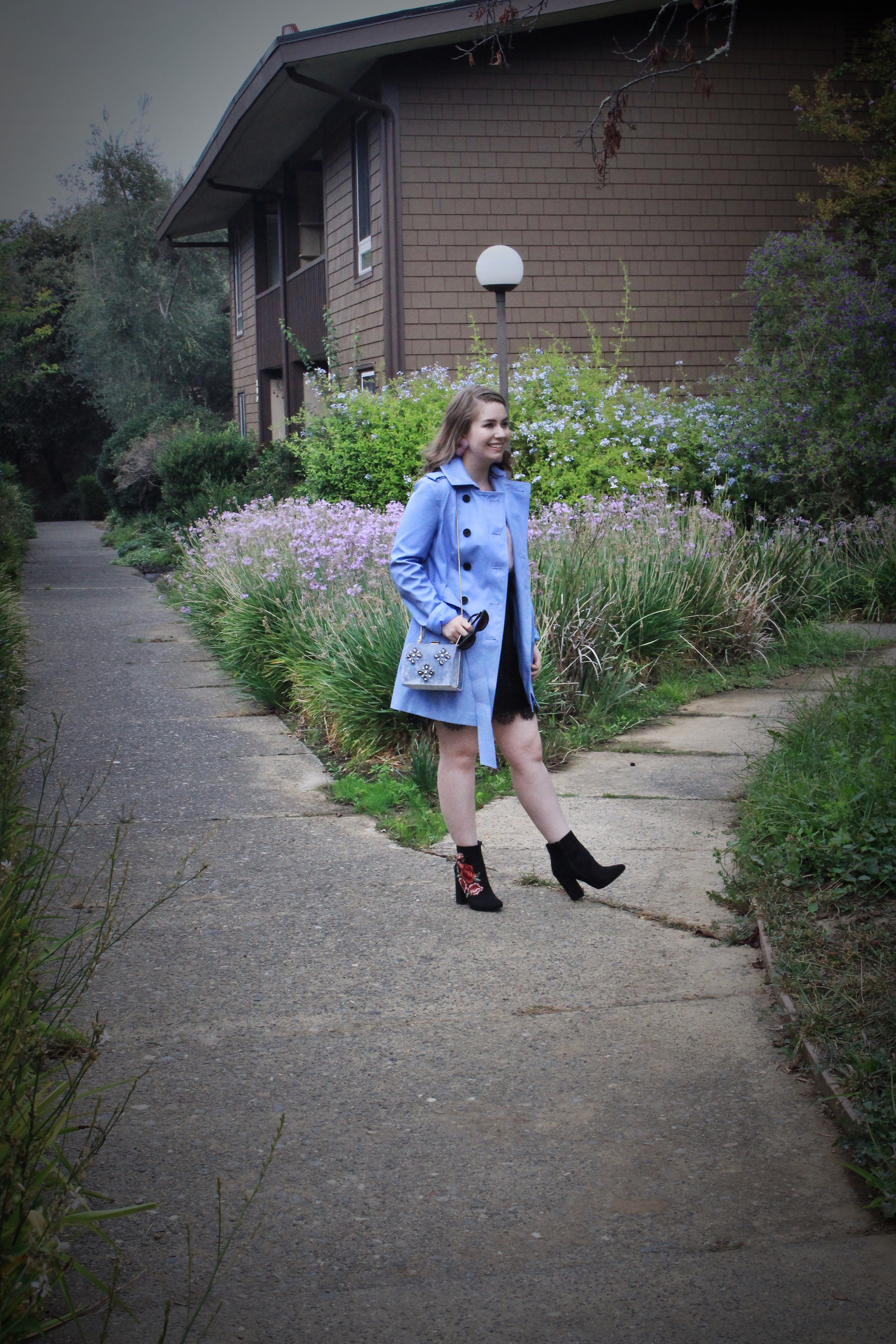 fall outfit ideas pastel trench and floral booties 